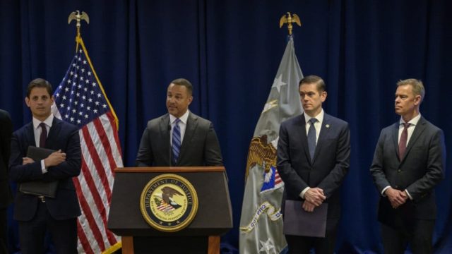 Il 17 aprile 2023, l'ufficio dell'FBI di New York ha organizzato una conferenza stampa per l’arresto di due uomini accusati di aver istituito una "stazione di polizia" cinese a New York e sulle incriminazioni di 40 funzionari della pubblica sicurezza cinese per una campagna di monitoraggio e molestie nei confronti dei dissidenti.
