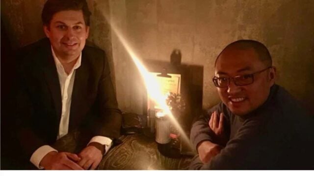 Il politico dell'AfD Maximilian Krah (a sinistra) con il suo ex dipendente Guo Jian (a destra). (Maximilian Krah/Facebook)